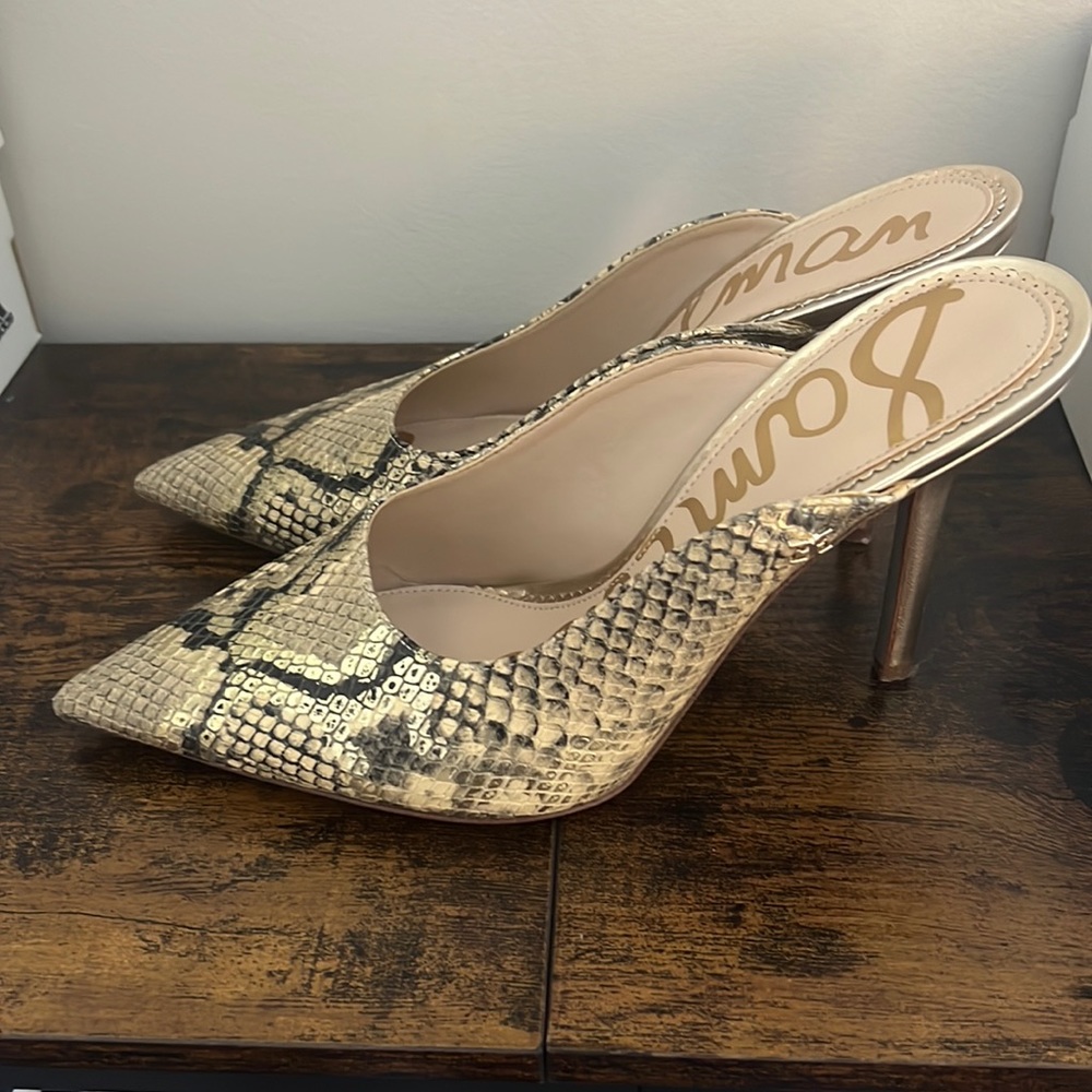 Sam Edelman stiletto snakeskin heel
